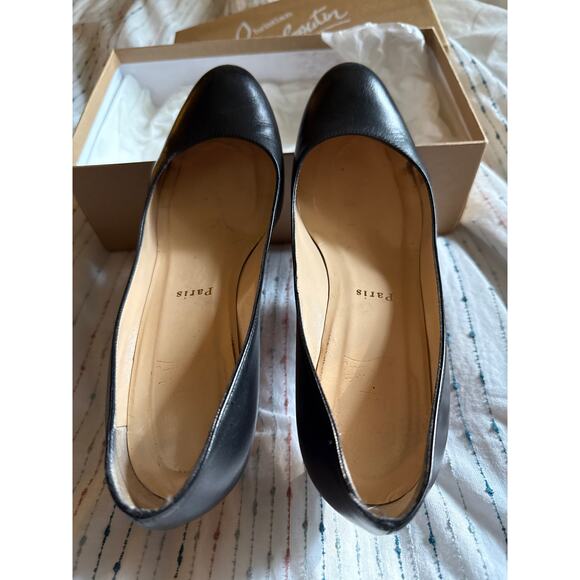 Christian Louboutin Classic Simple Black Leather Pumps Size 8.5 - Picture 2 of 8